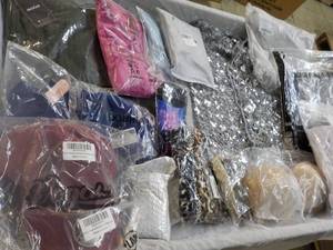 lot 124 image: New Clothes from Amazon - variety o...