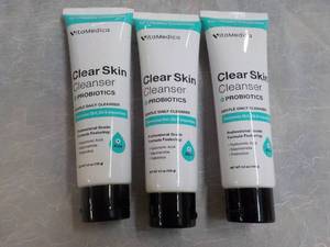 lot 142 image: 3 Tubes Vita Medica Clear Skin Prob...