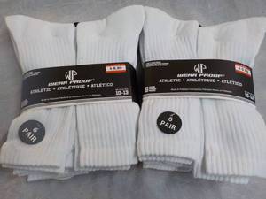 lot 185 image: 12 pair Wear Proof White Athletic S...