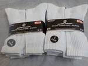 lot 188 image: 12 pair Wear Proof White Athletic S...