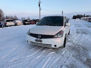 lot 8 image: 2007 Nissan Quest