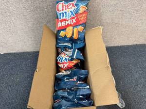 lot 121 image: 8 Bags Of Pizza Chex Mix