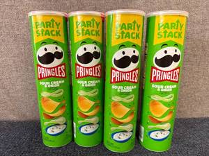 lot 172 image: 4 Cans of Sour Cream And Onion Pringles