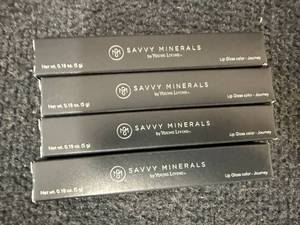 lot 19 image: 4 Savvy Minerals Lip Gloss Sticks - Journey