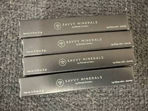 lot 20 image: 4 Savvy Minerals Lip Gloss Sticks - Journey
