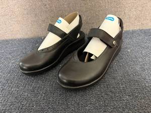 lot 34 image: Walky Womens Leather Shoes Size 5.5