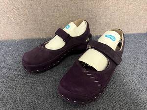 lot 35 image: Walky Womens Purple Clogs - Size 6.5