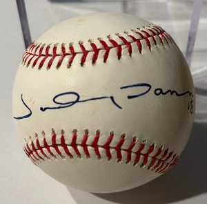 lot 89 image: Johnny Damon Autographed Rawlings OMLB Selig Baseball