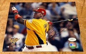 lot 98 image: Ryan Howard Autographed 8x10 Photo With JSA COA
