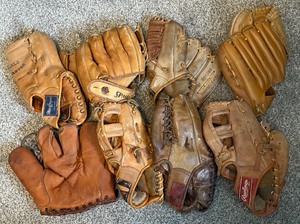 lot 217 image: (8) Vintage Baseball Gloves - MagGregor, Rawlings , Ted Williams, Wilson, Spalding and More