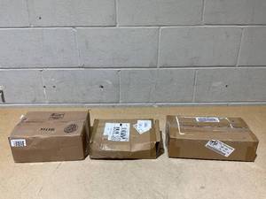 lot 233 image: Kitchen HQ 4 Piece Pan Divider Cooking Set and Kuhn Rikon Set of 3 Nesting Edge Slicer and Grater Set