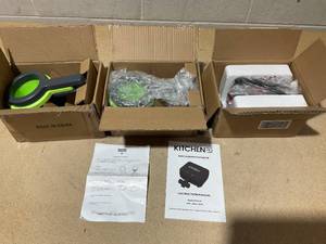 lot 237 image: LOT OF 3 Miscelleanous Small Kitchen Applicances