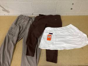 lot 340 image: LOT OF 3 Womens Pant, Legging, & Skirt Size XL