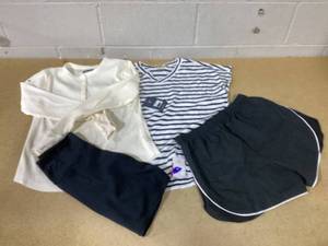 lot 342 image: LOT OF 4 Womens Shorts & Shirts Size M