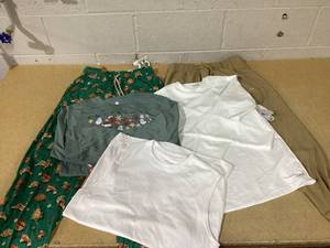 lot 345 image: LOT OF 5 Mens Shirts & Pants Size S