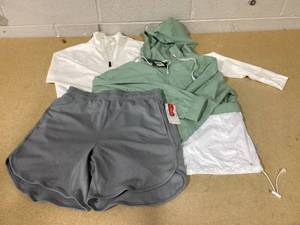 lot 346 image: LOT OF 3 WOmens Sweatshirts & Shorts Size XS