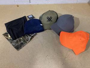 lot 348 image: LOT OF 6 Mens Hats & Gaiters