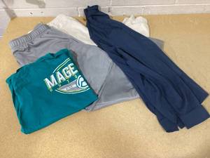 lot 357 image: LOT OF 4 Mens Pants & Shirts Size XL