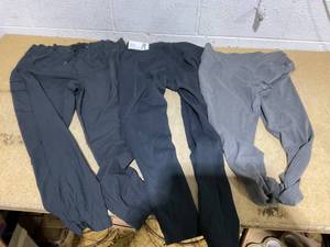 lot 168 image: LOT OF 3 Women Pants Size XL