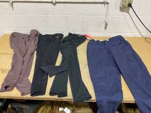 lot 174 image: LOT OF 4 Women Pants Size M