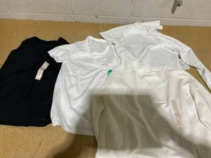 lot 177 image: LOT OF 4 Women T Shirts Size S