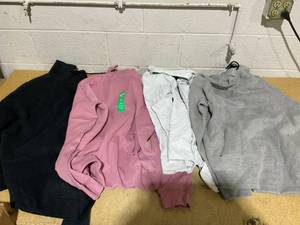 lot 179 image: LOT OF 4 Women T Shirt Size 3XL