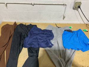 lot 181 image: LOT OF 4 Mens Pants & Shorts Size L