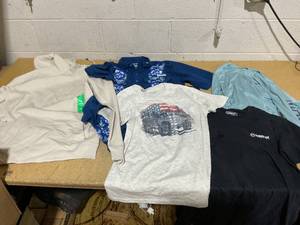 lot 183 image: LOT OF 5 Mens Shirts & Hoodie Size M