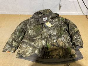 lot 133 image: Magellan Outdoors Womens Hunting Jacket Size XL