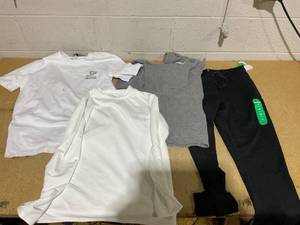 lot 138 image: LOT OF 4 Mens Shirts and Pant Size M