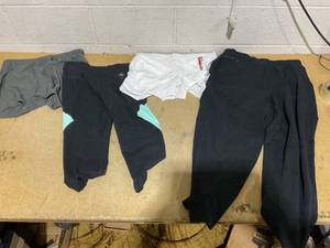 lot 150 image: LOT OF 4 Womens Legging, Pant, & Shorts Size L