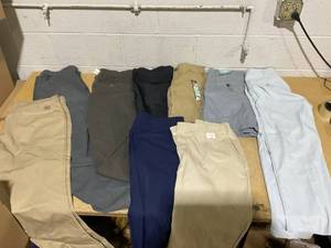 lot 151 image: LOT OF Mens Pants & Shorts (Sizes Vary)