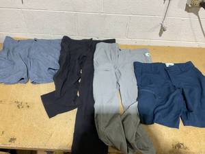 lot 153 image: LOT OF 4 Mens Pants & Shorts Size 34