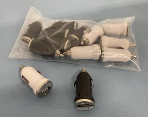 lot 49 image: (12) 6 White  6 Black Sunda 12-24VDC Automotive Lighter Accessory - Vehicle 12V Power Chargers