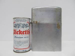 lot 58 image: LARGE Oversized Vintage Fully Functional CigarCigarette Lighter