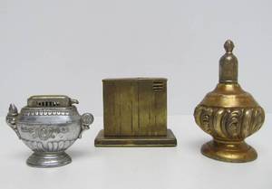 lot 62 image: 3 Vintage 1950s era Tabletop Cigarette Lighters