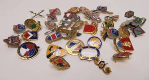 lot 64 image: LARGE Lot of Genuine Military Distinguished Insignia DI Pins #2