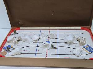 Awesome Vintage MINNESOTA NORTH STARS Hockey Game w/Original Box