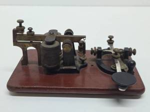 lot 14 image: Antique Telegraph Key