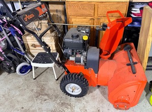 lot 7 image: Excellent Condition & Quality Working ARIENS Model 624E Snowblower