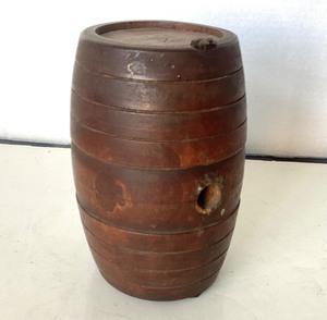 lot 48 image: Small Antique Wooden Keg