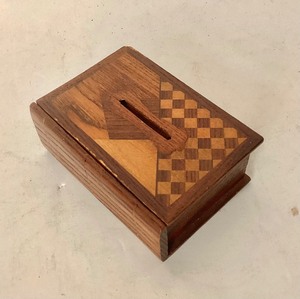 lot 52 image: Small Antique Inlaid Puzzle Box  Bank