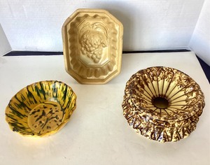 lot 76 image: Antique Yellowware Trio