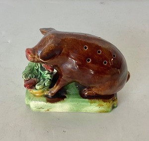 lot 81 image: Vintage Portugese Palissy Majolica (Pig) Toothpick Holder