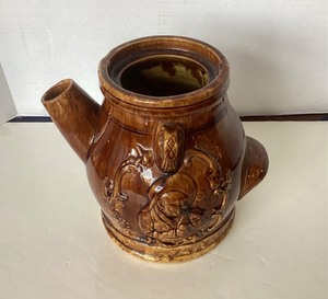 lot 91 image: Antique Rockingham Batter Jug