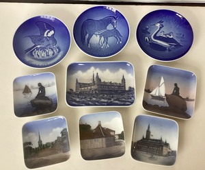 lot 133 image: Group of Danish Porcelain Plates and Trays