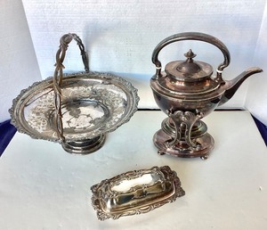 lot 156 image: Vintage Silverplate Trio