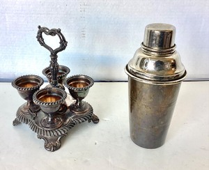 lot 161 image: Pairvof Antique & Vintage Silverplate Tablewares #2