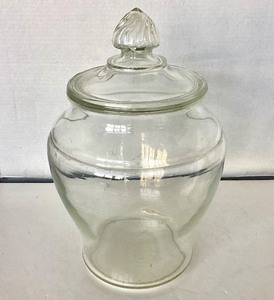 lot 168 image: Large Vintage Glass Counter Jar