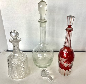 lot 171 image: Trio of Vintage Glass Decanters